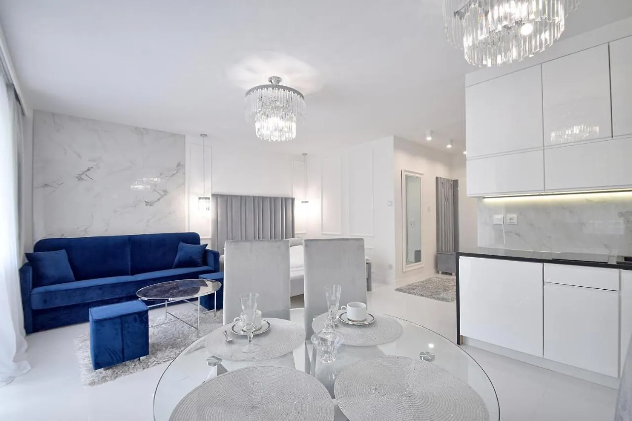 Crystal Apartament 80M Od Plazy, Przy Latarni Morskiej Kolobrzeg